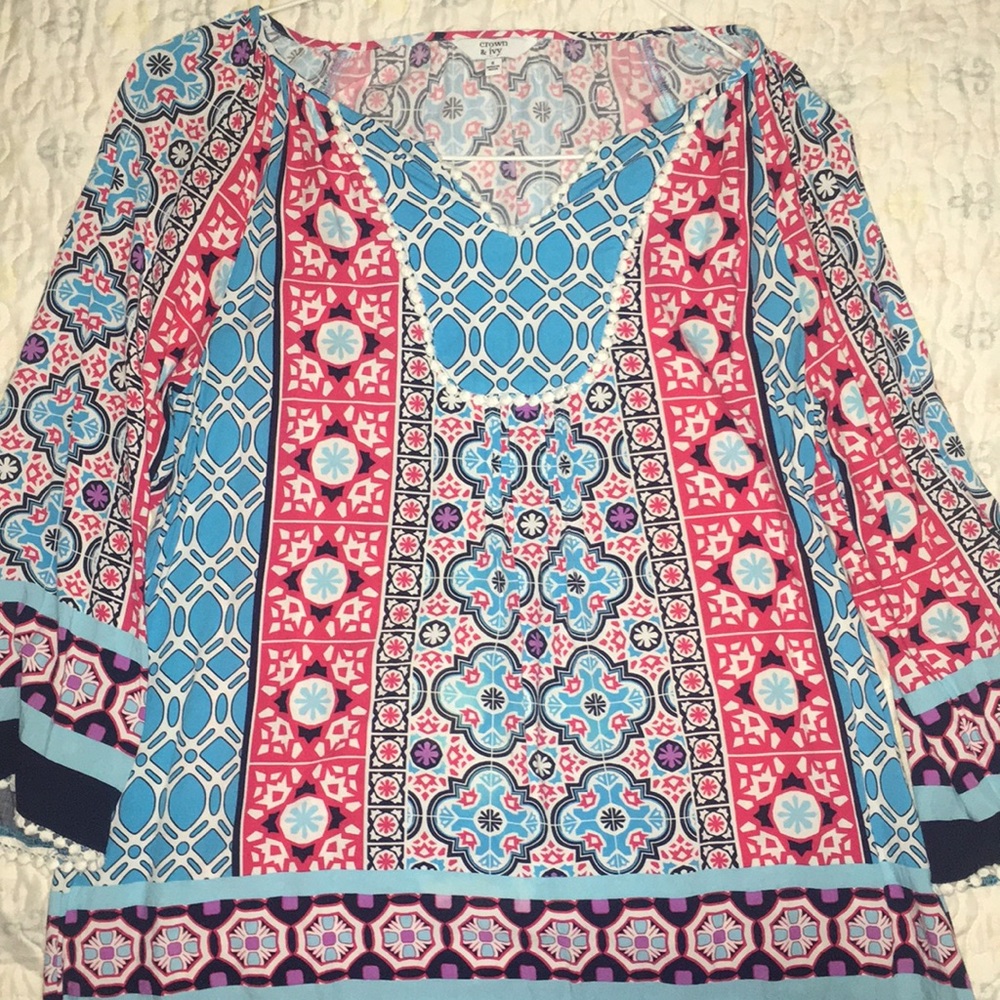 Blouse/ crown & ivy size small